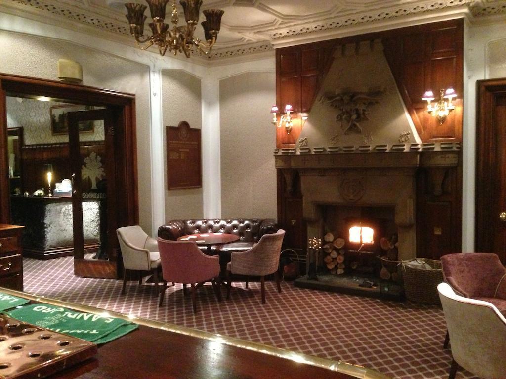 Oakwood Hall Hotel Bingley Exterior foto